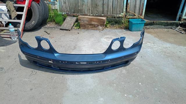 Бампер передній