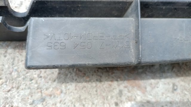 Решітка переднього бампера, ліва — фото 3