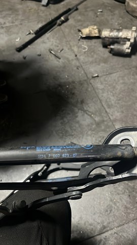 Амортизатор крышки багажника (двери 3/5-й задней) — фото 2