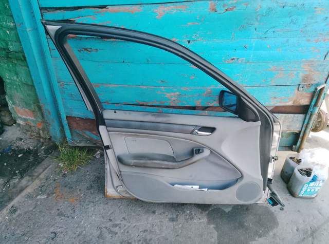 Скло передніх дверей, лівою — фото 2