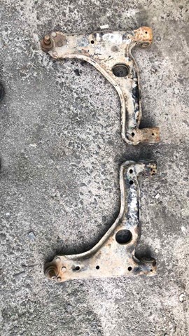 Рычаг передней подвески нижний правый