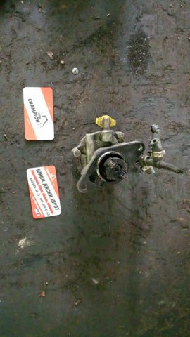 Насос вакуумний