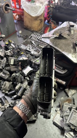 Модуль управления (ЭБУ) двигателем — фото 3