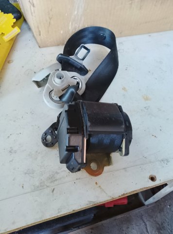 Ремінь безпеки — фото 5