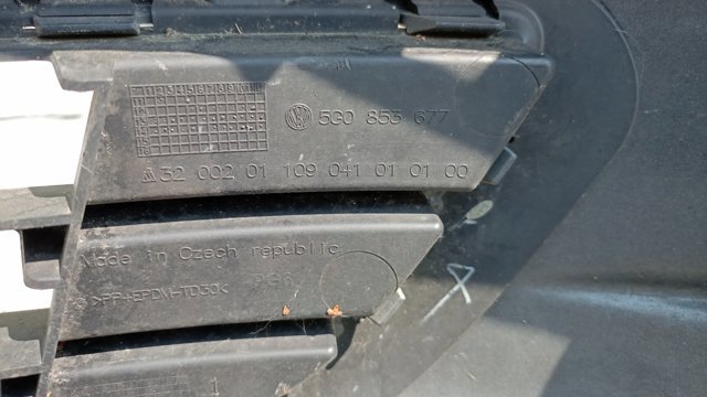 Решітка переднього бампера, центральна — фото 5