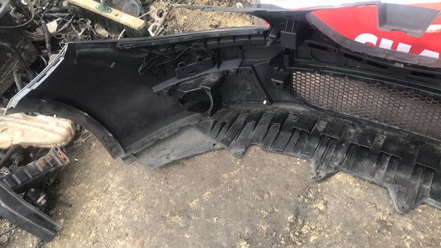 Заглушка бампера буксировочного крюка передняя — фото 9