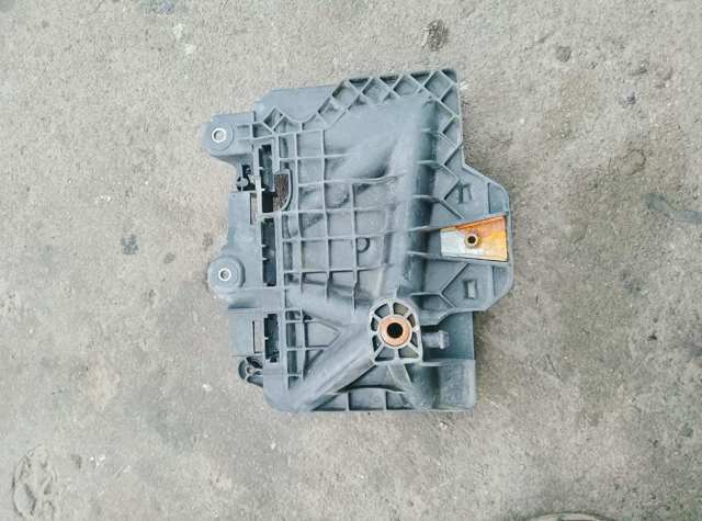 Кріплення/підставка акумулятора (АКБ) — фото 3