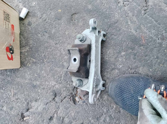 Кронштейн подушки (опори) двигуна, лівої — фото 4