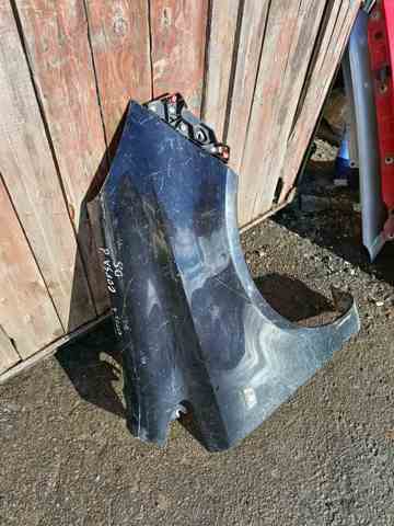 Крило переднє праве