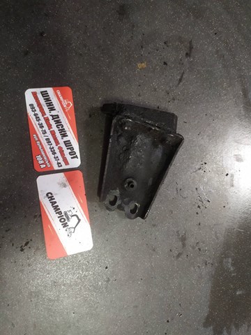 Кронштейн клапана egr — фото 3