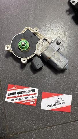 Мотор стеклоподъемника двери передней левой — фото 2