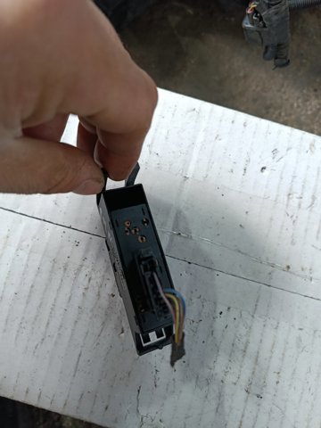 Вимикач електричних вікон — фото 12