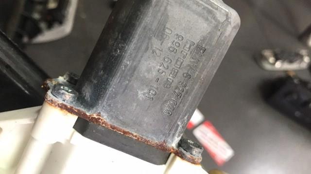 Мотор стеклоподъемника двери передней правой — фото 3