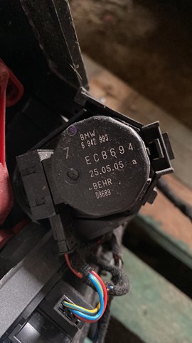 Моторчик заслінки обігрівача — фото 2