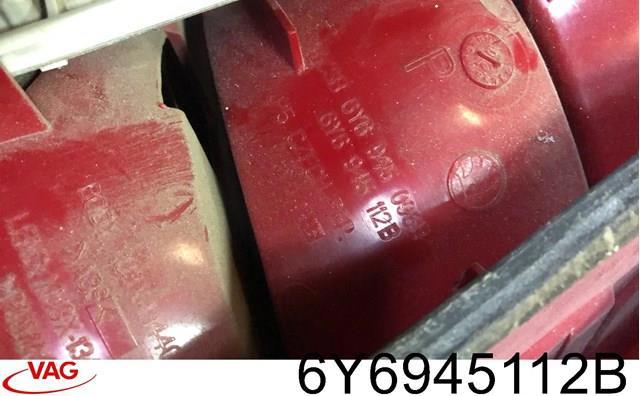 Фонарь задний правый — фото 2