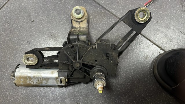 Мотор стеклоочистителя заднего стекла — фото 3