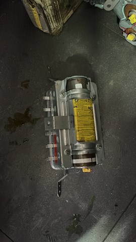 Подушка безопасности (AIRBAG) пассажирская — фото 3