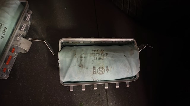 Подушка безопасности (AIRBAG) пассажирская — фото 9