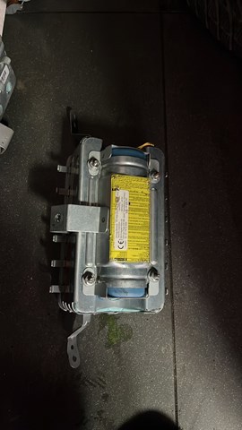 Подушка безопасности (AIRBAG) пассажирская — фото 10