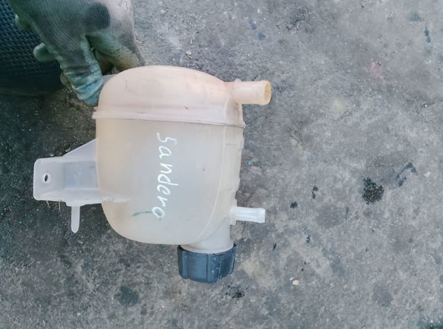 Бачок системи охолодження, розширювальний — фото 3