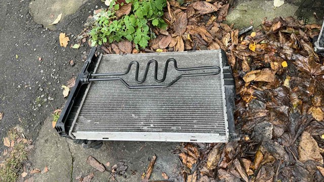 Радиатор охлаждения двигателя — фото 3