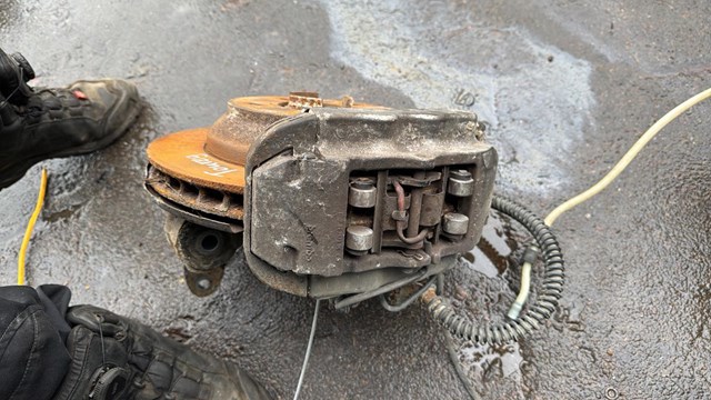 Цапфа (поворотный кулак) задний левый — фото 2