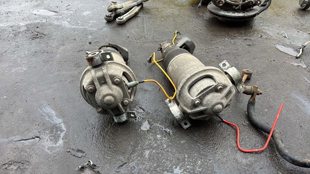 Опорний кронштейн амортизатора — фото 2