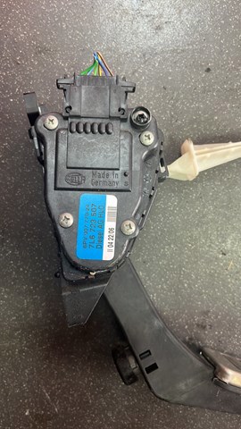 Педаль газа (акселератора) — фото 2