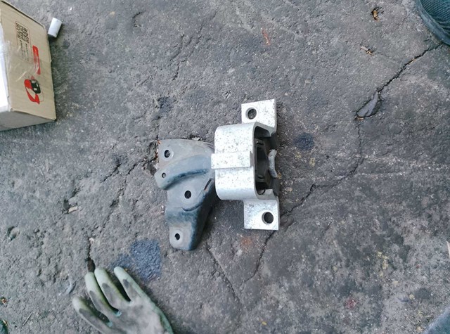 Подушка двигуна — фото 2