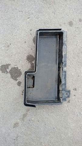 Кришка ящика акумулятора — фото 3