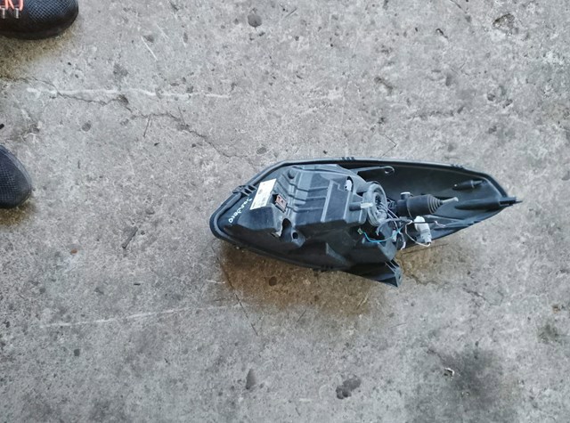 Фара права — фото 2