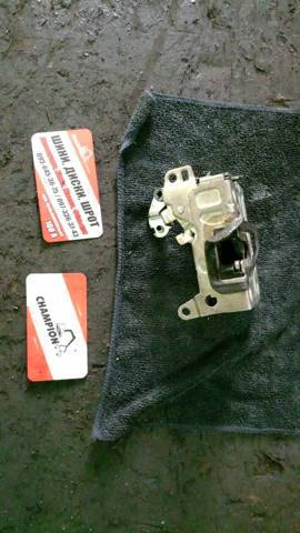 Замок двери передней правой — фото 5