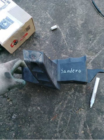 Кронштейн бампера заднього, правий — фото 3