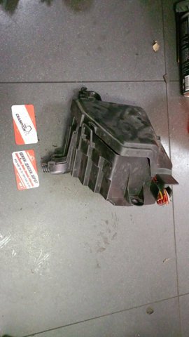 Кришка блоку запобіжників — фото 3