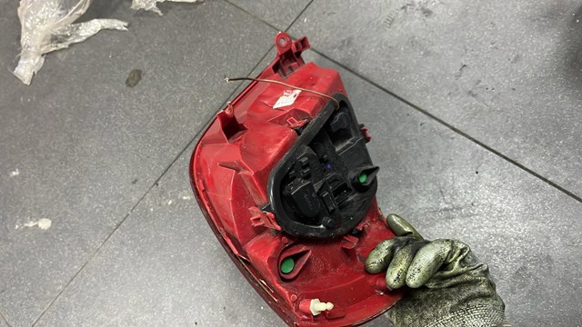 Фонарь задний правый — фото 7