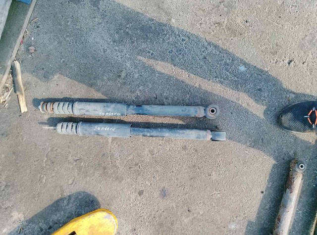 Амортизатор задній