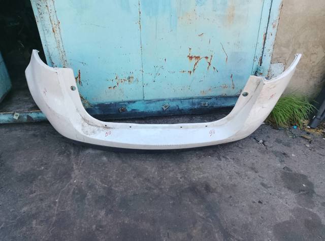 Бампер задній