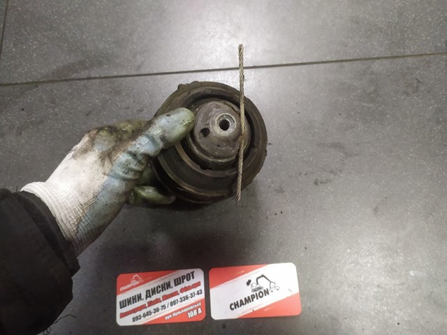 Подушка (опора) двигуна, передня — фото 3