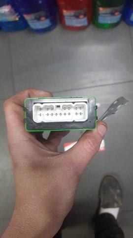 Реле управления модулем отказа лампы Lexus LS 400 — фото 3