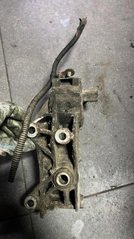 Кронштейн генератора — фото 2