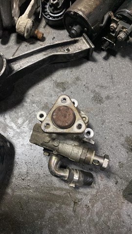 Насос гидроусилителя руля (ГУР)