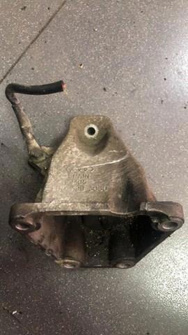 Кронштейн двигуна — фото 2