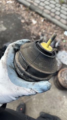 Подушка (опора) двигателя правая — фото 2