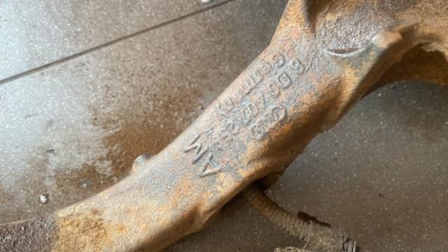 Цапфа (поворотный кулак) передний левый — фото 2