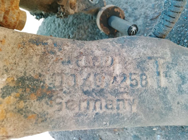 Цапфа (поворотный кулак) передний правый — фото 3