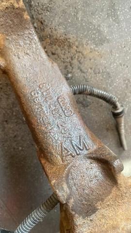 Цапфа (поворотный кулак) передний правый — фото 3