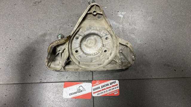 Верхний кронштейн опоры амортизатора передней — фото 4