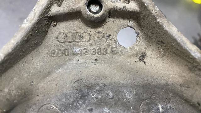 Верхний кронштейн опоры амортизатора передней — фото 3