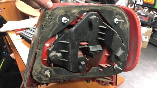 Фонарь задний левый — фото 2