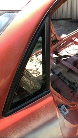 форточка задня права